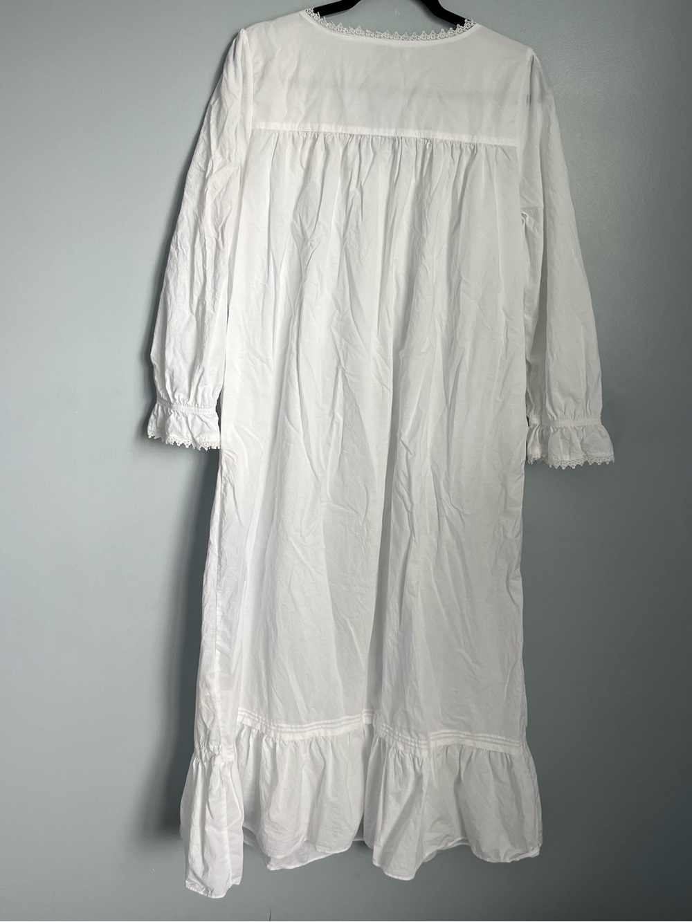 Eileen West White Cotton Nightgown with Lace Trim SZ MED Excellent Condition - Picture 2 of 7